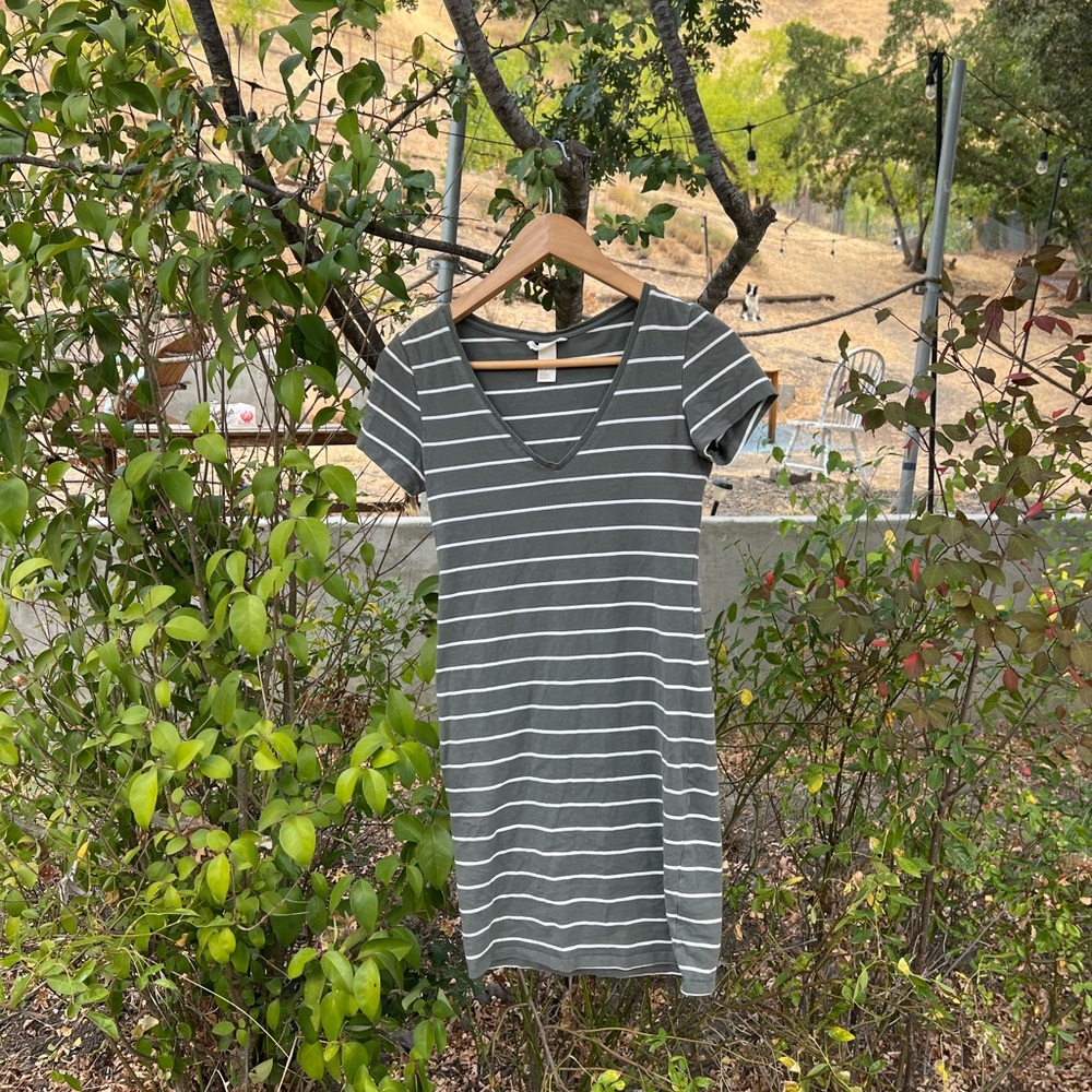 H&M Gray Striped Dress